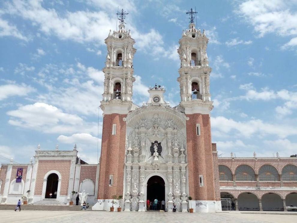 Fachada de la Basílica de Ocotlán, en Tlaxcala