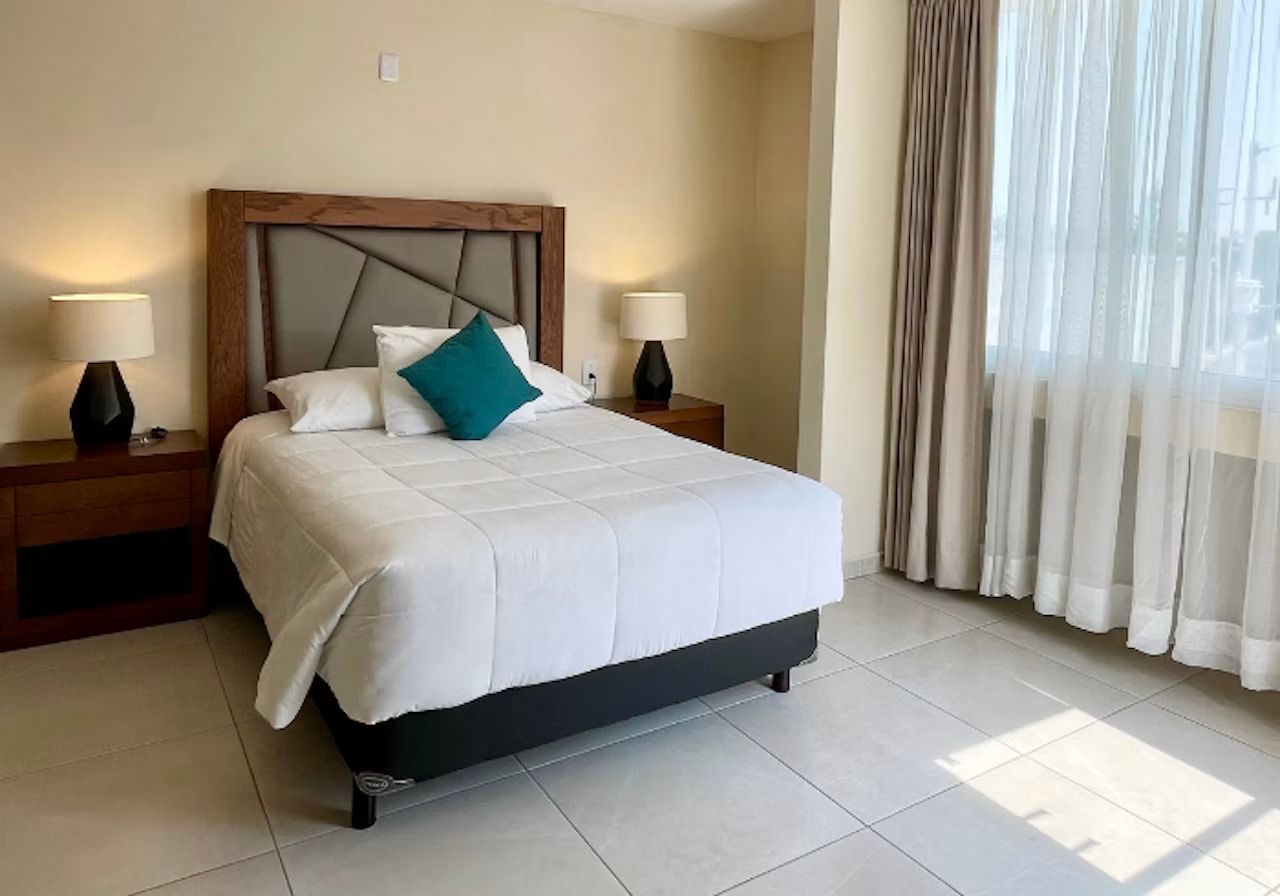 Habitación Ejecutiva del Hotel Mirante, con cama matrimonial